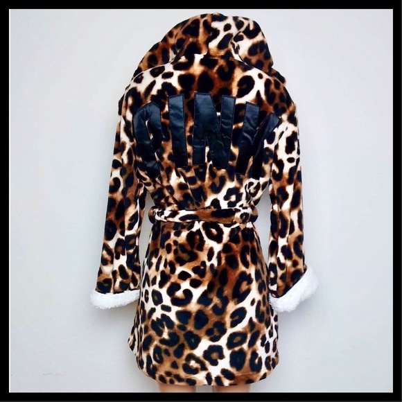 NIP PINK SHERPA LINED ROBE - Picture 6 of 6